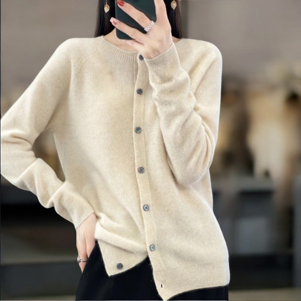 Merina Wool Cardigan – Cozy Elegance for Every Occasion