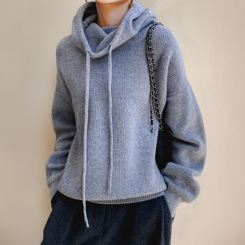 Evelo |  Roller Collar Pullover.